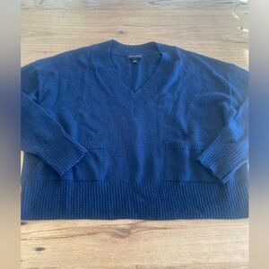 Banana Republic V Neck Overaized‎ Cropped Navy Blue Sweater Women’s L Preloved